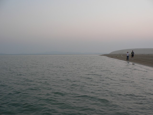 Minta enjoys candlelit dinners, walking along the beach at sunset..