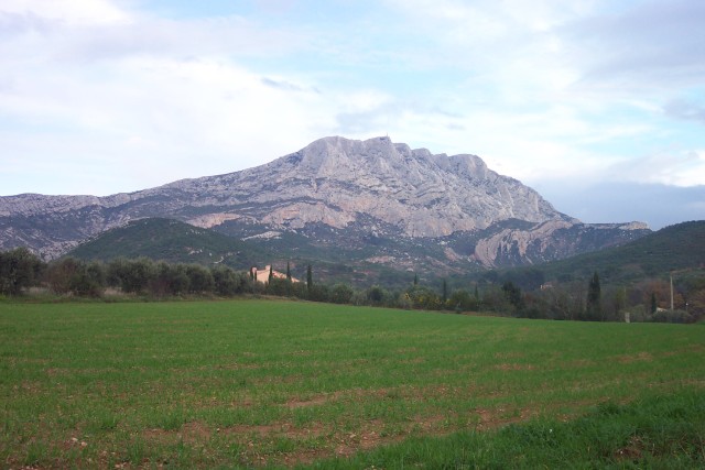 This is my favorite picture of the trip. This mountain, Saint-Victoire, was often painted by the french painter Paul Cezanne.