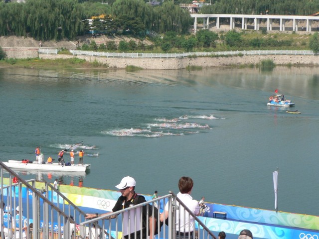 And the race has begun!  Megan's twin brother Mike was good friends with one of the Canadian triathletes, Paul Tichelaar.