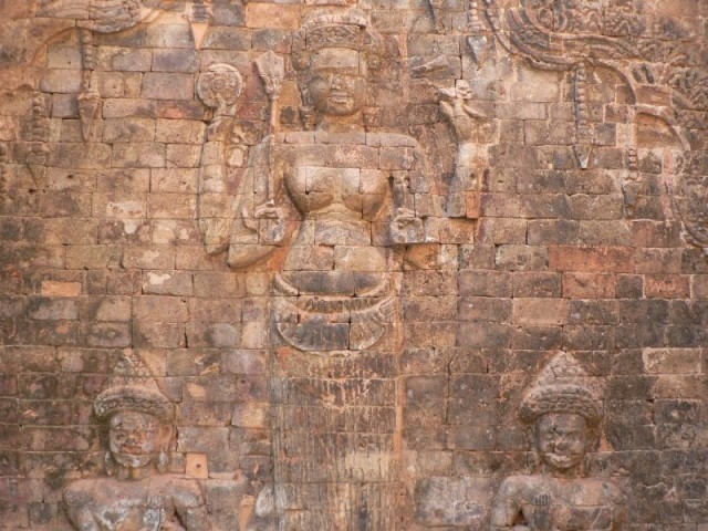 It is famous for the reliefs cut into the brick itself.