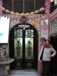 Maya and I bravely (foolishly?) decided to that we wanted to experience a Turkish bath.  :-)