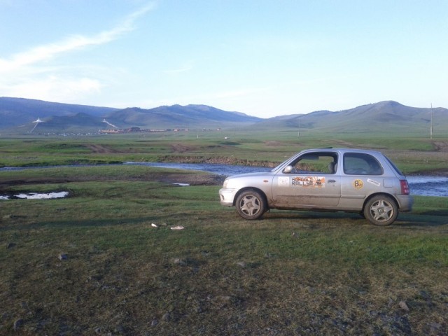 We knew that driving in Mongolia is a bit wild and dangerous so we wanted to drop the car off quickly. We decided to take one side trip beforehand to visit the Amarbayasgalant Monastery.