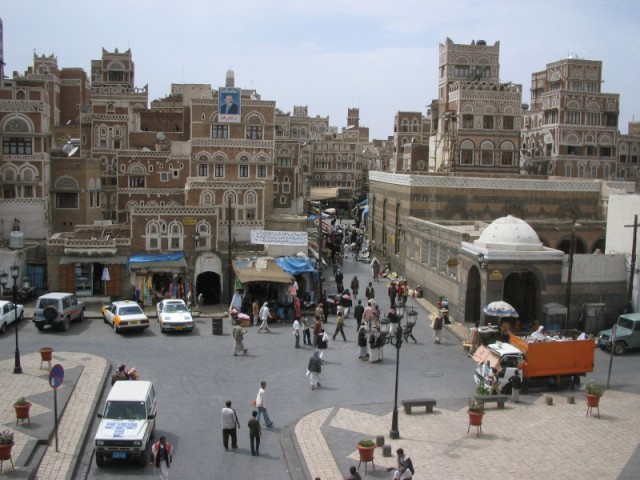 The view from the top of the wall of Bab al-Yaman, facing inside the old city.
